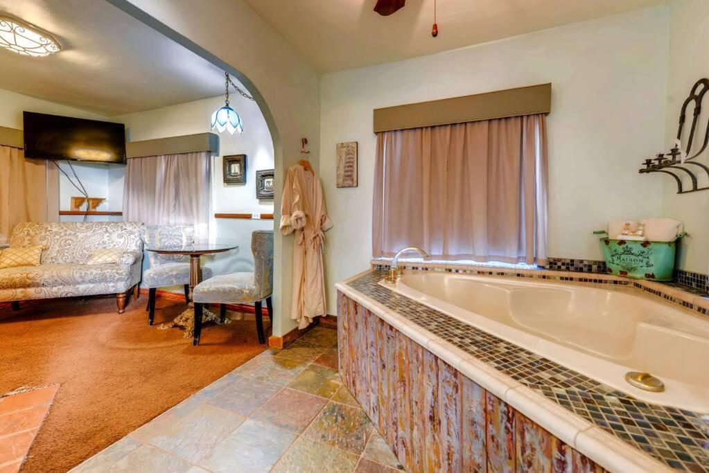 Cliff House Lodge And Hot Tub Cottages Morrison Ngoại thất bức ảnh